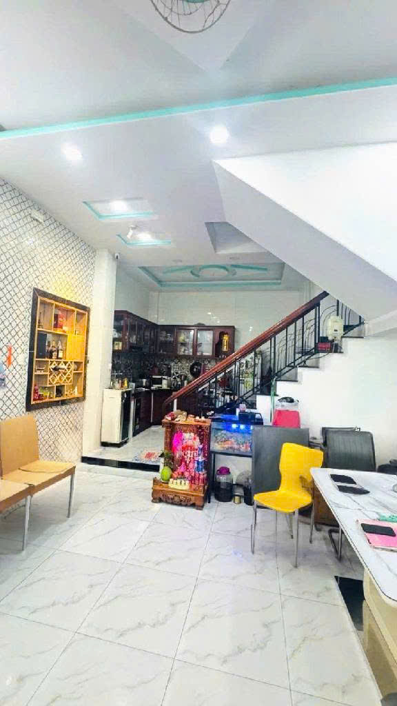 TRUNG TÂM Q.11 – NGANG 5.5M – 3 TẦNG BTCT